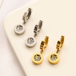 Pendientes con dijes de letras clásicas Pendientes de diseño de lujo Pendientes elegantes para mujeres Pendientes de joyería de primera calidad Regalo Pareja Chapado en oro de 18 k Plata 925 Accesorios de marca caliente