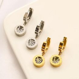 Klassischer Creolen-Ohrring mit Buchstaben-Charm, Edelstahl, Luxus-Designer-Ohrstecker, eleganter Damen-Premium-Schmuck, Ohrringe, Geschenk, Paar-Accessoires