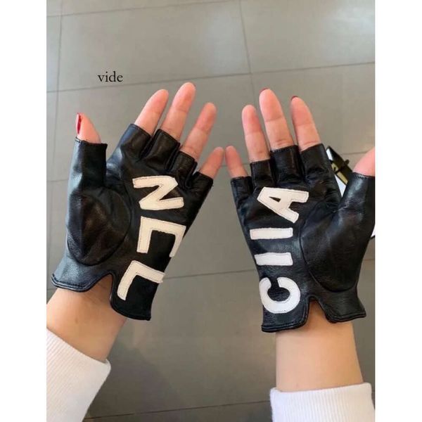 Gants de créateurs de lettres classiques gants en cuir féminins hiver moutons chauds mittens tactile gants de mouton noir taille m l 8780