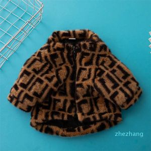 Lettre classique Vêtements pour chiens Designer Vêtements pour chiens Manteau de fourrure marron Veste pour chiens Teddy Bichon Bulldog Schnauzer Vêtements d'extérieur Vêtements Fournitures pour animaux de compagnie