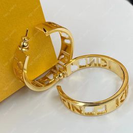 Lettre classique Gold Hoop Delated Simple Round Designer Boucles d'oreilles de créateur de femmes Bijoux de fiançailles de fête de mariage pour femmes