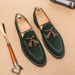 Mocasines clásicos para hombre, zapatos de gamuza sintética cosidos con flecos, sin cordones, moda informal de negocios AD005
