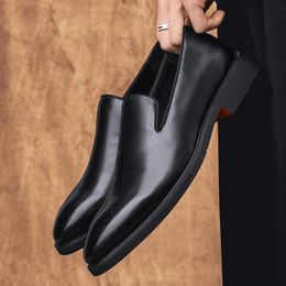 Klassieke Loafers Mannen Schoenen PU Leer Effen Kleur Mode Veelzijdige Eenvoudige Puntschoen Platte Casual Zakelijke Jurk Schoenen DH997