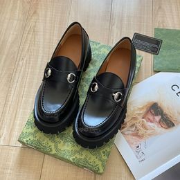 Klassieke loafers designer damesschoenen Italiaanse luxe kledingschoenen echt lederen feestschoenen verhogen platformschoenen sneakers platte trainers loafer C112701