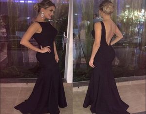 Klassieke lange zwarte prom -jurken Sexy Backless Jewel Neck Formal Sweep Train Evening Jurken Simple Women Party Gojts 6509594