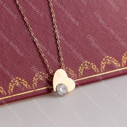 Collar con colgante de amor clásico, collar de diamantes de diseñador para mujer, joyería de plata esterlina de alta calidad, regalo de aniversario para mujer con caja