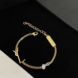 Bracelets de luxe classiques lettre de bracele y titanium acier avec designer diamant pour femmes cadeaux juifs femme or argent en gros ne pas fondre