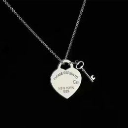 Collier de pendentif de marque de luxe classique Charme à la mode 18k Heart Gold High Quality 316L Titanium Steel Designer pour femmes Jewelrycion Cion