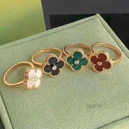 Classic Luxury Crystal Clover Ring Brand Natural Agate Wedding Fashion Couple de créateur de bijoux en acier Gift For Women A92P