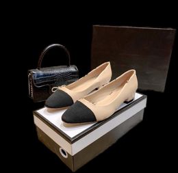 Classic Luxury Designer Femmes Dress Chaussures Quality Fashion High Heels Leathermade New Sandals pour le printemps et l'automne1251702