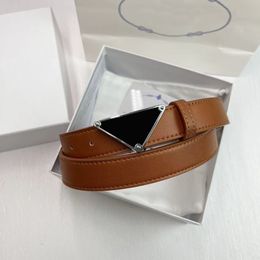 cinturón de diseñador de lujo clásico Triángulo de color sólido Cinturones de simplicidad hombre mujer Pin aguja Hebilla cinturón Ancho 3 cm tamaño 105-125cm Tendencias de moda regalo muy agradable