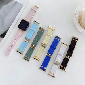 Modèle d'impression de bracelet de rivet de chaîne de lien d'or de luxe classique pour la série IWatch Band 7 6 5 4 3 2 41m40mm 44mm 38mm 42mm Bracelets de montre hommes et femmes