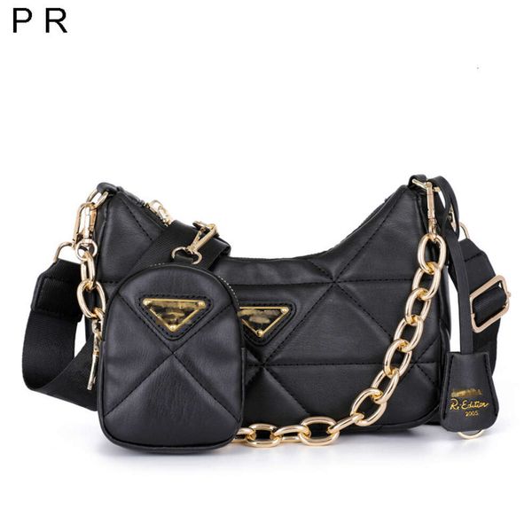 Classic Luxury Handbag Factory Online Wholesale Retail Livraison gratuite P Famille Trois One Bag Womens Underarm New Hopo Crossbody Chain