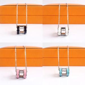 Klassieke luxe briefketting Modeontwerperketting Zilveren ketting voor mannen en vrouwen Medium alfabet