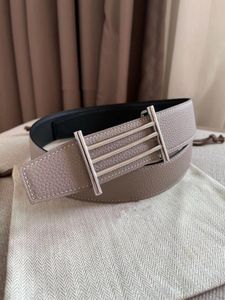 Ceintures d'hommes classiques pour hommes et femmes Designers Top Leather Lettes de mode brossé Boucle or Reversible femme Belt Width 38 mm