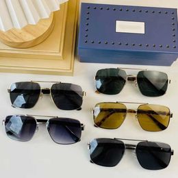 Klassieke zonnebril voor dames van heren 0529S Designer Ovaal frame metalen streep Tempels Modemerk Beachglazen