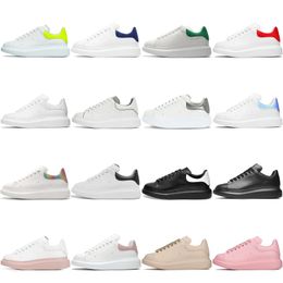 Klassieke Mannen Vrouwen casual schoen Designer Mode Platform Lace Up Lederen Sneakers Wit Zwart Designer Luxe fluwelen suède Casual Schoenen Chaussures de Espadrilles