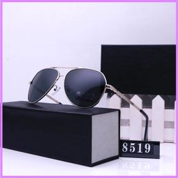 Classic Mens Driving Glasses Moda Gafas de sol para mujer Diseñador de mujeres Outdoor Playa Casual Eyewear con caja de alta calidad D222183F
