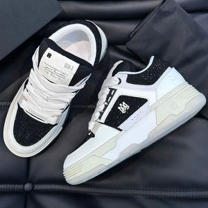 Klassieke heren met 90s casual schoenen mannen ontwerpers mode sneakers overdreven doordreven doordreven rubberen rubberen buitenzool MA1 set diamanten SNE J6CG 28