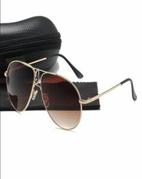 Klassieke metaalstijlontwerper C41Sunglasses voor mannen en vrouwen met decoratieve draadframed grote frames3661551