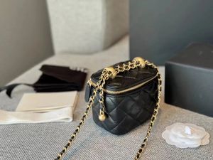 Klassieke mini -ijdelheid met kettingbroektassen Caviar Leather Crush Gold Ball Ghw Crossbody Schouderontwerper Handtassen Tiny Cosmetic Case For Women