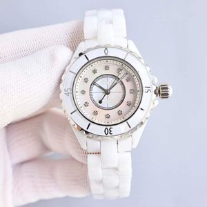 Numéro multifonction classique Calendrier Watch White Mother of Pearl Shell Ceramics Wristwatch Sapphire 12-Series Quartz Clock Black en céramique STRAPES 33 mm