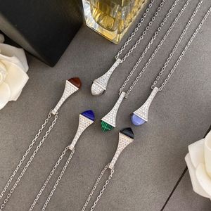 Klassieke ketting mode elegante kettingen cadeau voor vrouw sieraden hanger hoogwaardige 6 kleur accessoires met sieraden pouches pochette bijoux groothandel