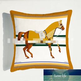 Clásico nuevo patrón de lujo ligero caballo serie almohadas cuadradas Holanda terciopelo súper suave muestra decoración de la habitación impresión funda de cojín