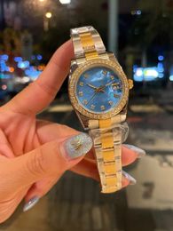 Klassieke nieuwe dames roestvrijstalen glazen horloge dame geometrische diamanten bezel quartz horloge zilver geel goud blauwe schaal wijzerplaat