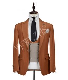 Classic One Button Handsome Groomsmen Peak Lapel Groom Tuxedos Trajes de hombre Boda / Prom Best Man Blazer (Chaqueta + Pantalones + Chaleco + Corbata) W170