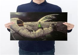 Klassieke Outer Space Earth Astronauten drinken Ontspannende maan Landing Fantasie Kraft Paper Poster Home Decor Wall Sticker8374871