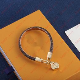 Klassiek patroon metalen hanger armband Bruin lederen unisex paar armband, designer armband gepersonaliseerd cadeau