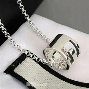 Colgantes clásicos Collar de amor de oro Diseñador AG 925 Carta plateada de moda Corazón simple de lujo Titanio Día de San Valentín273y