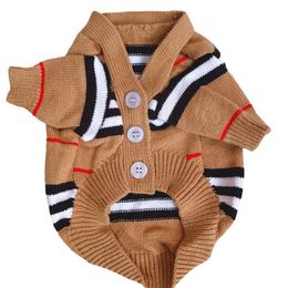 Modèle à carreaux classiques Vêtements de chien d'hiver Gilet de chat de luxe Soft Small Small Dog Sweater Designer Dog Vares pour chiot tricot-shirts Khaki S Y116