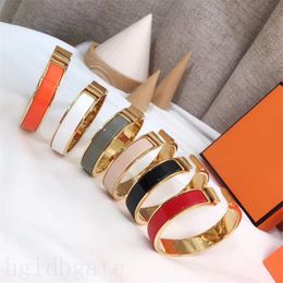 Bracelets en or classique pour femmes bracelet émail bijoux dur pulser la mode beau style de loisirs délicat de créateur délicat senior zb003 e23