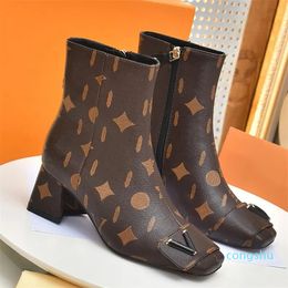 Classic Prints Ankle Boots Designer Womens Chunky Heels Booties Cowskin Patent Leather Short Boot Side Zipper Square Toe Winter Shoes