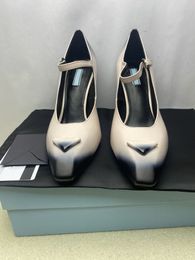 Klassieke sandalen met geprofileerde hak Feestmode halo geverfd gemengd leer damesdansschoenen designer hoogte 11cm suède dames 35-41 met frame