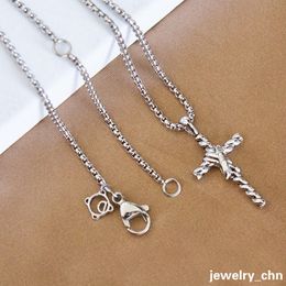 Diseñador de collar colgante religioso clásico para cable de giro doble x estrella hexagonal collares de cadena de cristal con incrustaciones de joyas de joyería