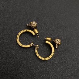 Klassieke Retro -stijl oorbellen gemaakt van messing materiaal 925 zilveren naalden ontworpen modieuze gepersonaliseerde ontwerpers hoogwaardige diamant ingelegde geschenken voor oorbellen