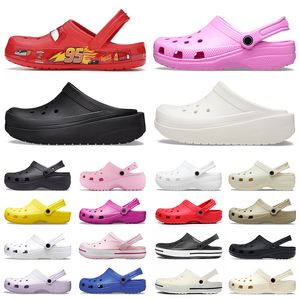 sandales classiques célèbres designers femmes de luxe sandalias pantoufles chaussures de maison noir blanc rose appartements plate-forme talons diapositives imperméables pour hommes femme dhgate sandales