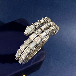 Clásico Serpentine Viper Brazalete de múltiples vueltas Nuevo Festival de serpientes Pulseras de oro de alta calidad Concha blanca Diamante Pulsera de cobre Joyas de lujo Pulsera con dijes