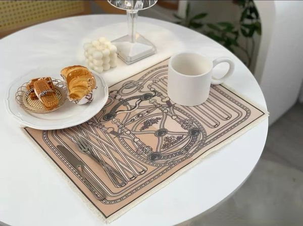 Signalisation classique Placemat PADS SIGNAGE NOUVEAU CONCEPTION DU TASSEL PRIMÉ TASSEL MAT PAD 9 MODÈLE POUR LA DIGNER PARTO PART