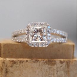 Klassiek Simple Design Wedding Engagement Rings For Women Mozaic Square Crystal Cubic Zirconia Briljante luxe sieraden