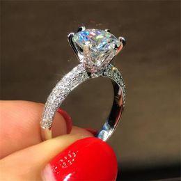 Classic Six Claw 100% Soild 925 Ring Sterling Silver Ring Sona 1CT Diamond CZ Betrokkenheid trouwringen voor vrouwen sieraden293m