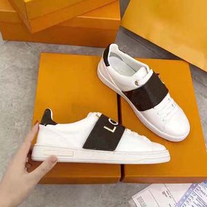 Klassieke sneaker designer dames casual en veelzijdige lederen antislip kleine witte schoenen luie schoenen met platte bodem