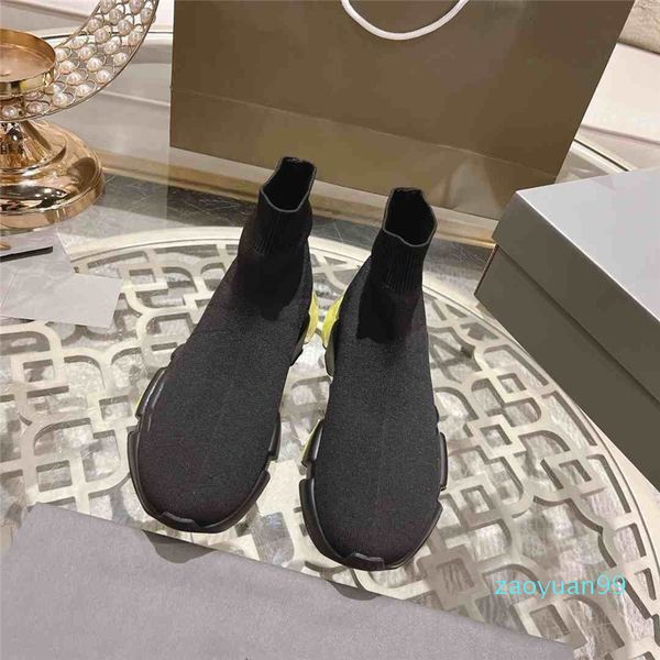 Technologie de conception de style chaussette classique, chaussures chaussettes à semelle moulée sous pression super flexibles tricotées en 3D