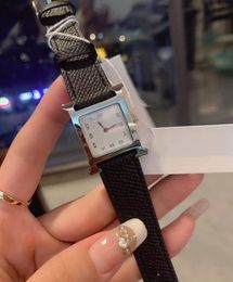 Montre à quartz saphir en acier inoxydable classique horloge en cuir véritable géométrique carré nombre arabe montres-bracelets pour filles dame Wome271k