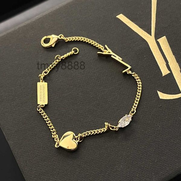 Estilo clásico Pulsera chapada en oro para mujer Carta de corazón de lujo Diamante Charm Diseñador Marca Cadena de joyería de alta calidad con caja al por mayor DX3S