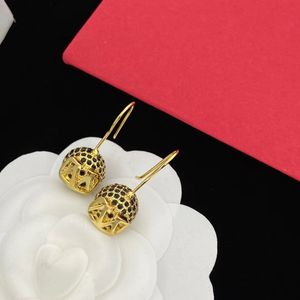 Pendientes con forma de letra de estilo clásico Aretes Diseñador de marca de moda Pendientes de bola de oro con pasador de plata 925 para mujer Joyería de regalo de fiesta de boda con caja y sello