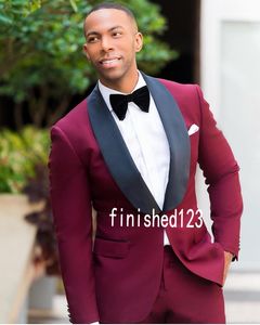 Style Classique Un Bouton Bordeaux Marié Tuxedos Châle Revers Hommes Costumes Mariage / Bal / Dîner Meilleur Homme Blazer (Veste + Pantalon + Cravate) W253